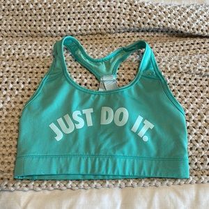 NIKE | dri-fit sports bra